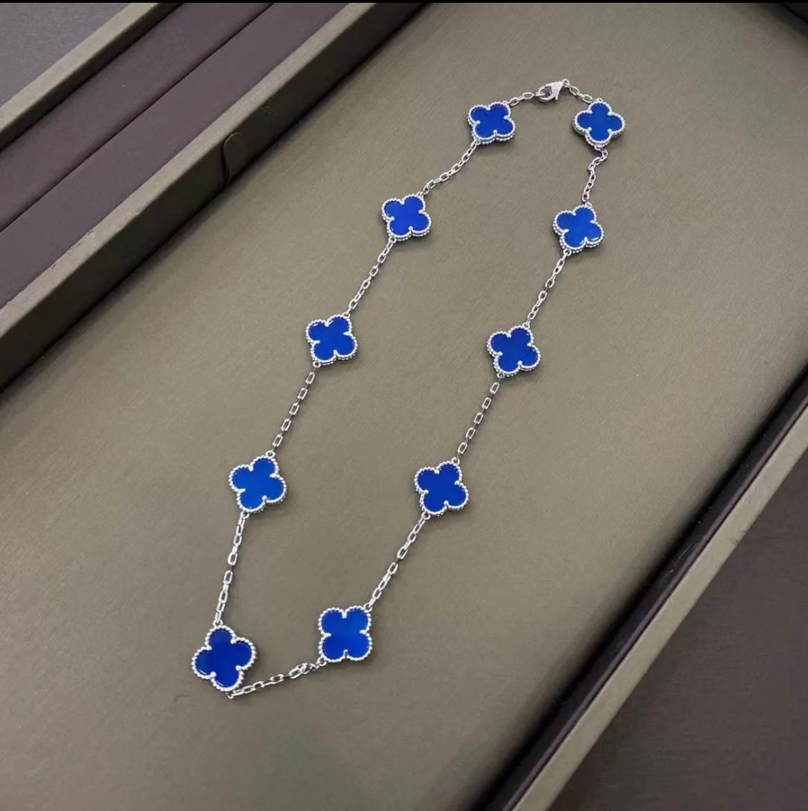 10 Clover Necklace