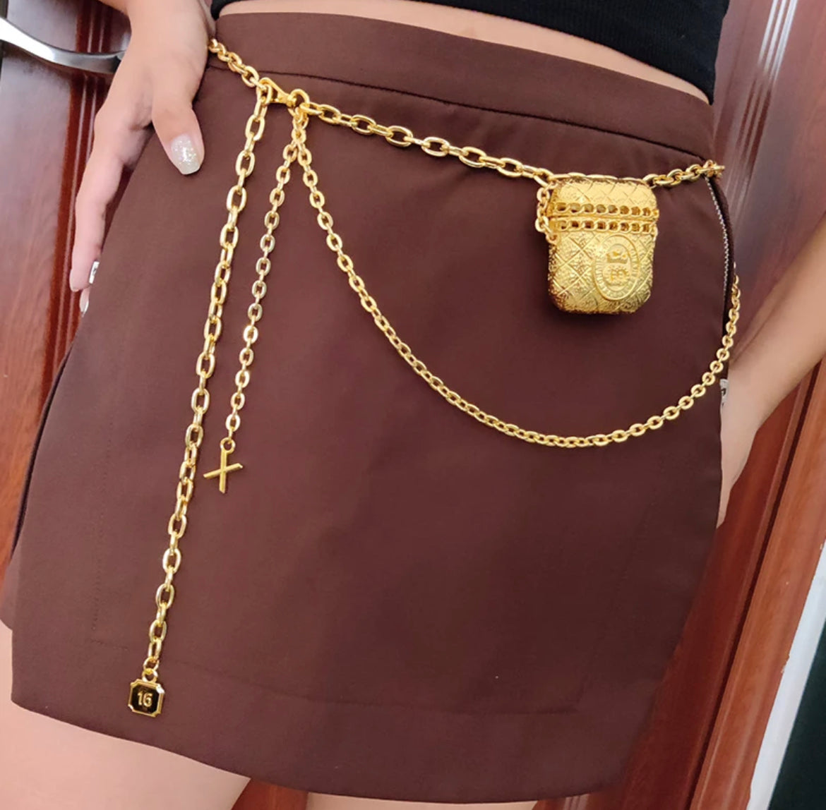 Rounded Mini Purse Chain Belt