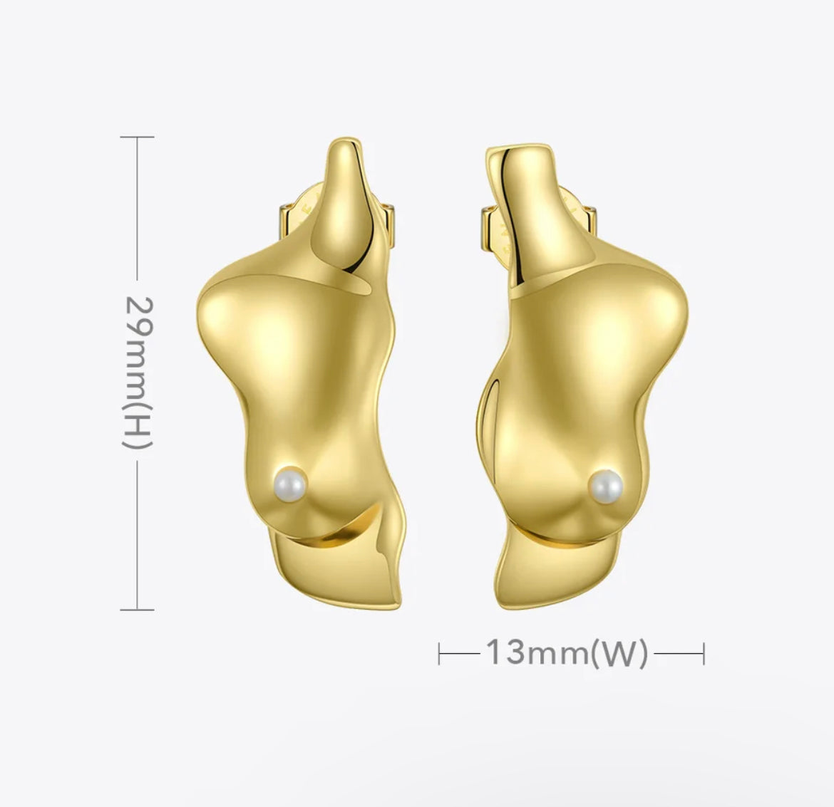 Pearly Nip Statement Stud Earrings