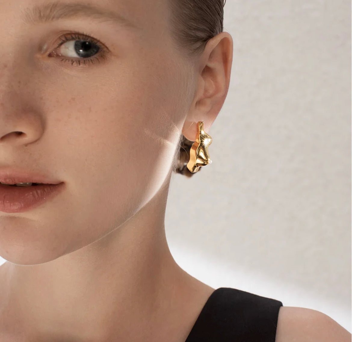 Pearly Nip Statement Stud Earrings