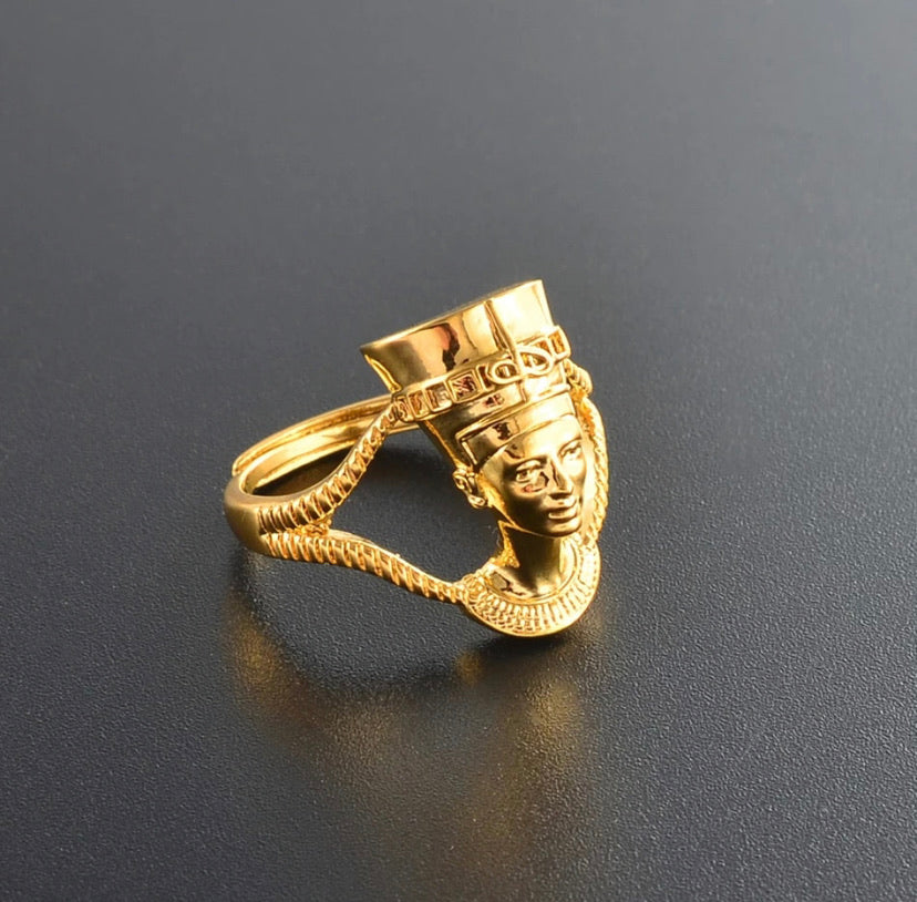 Bold Nefertiti Ring