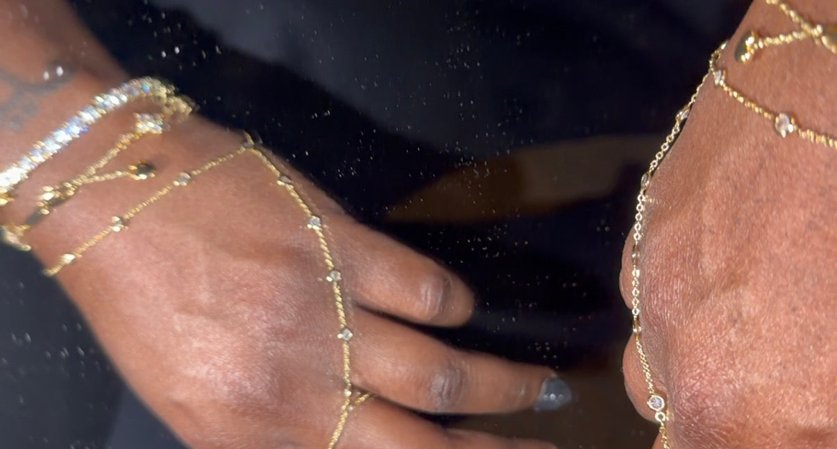 Diamond Handchain